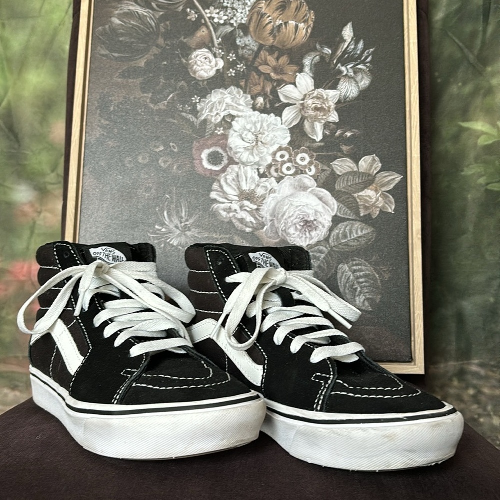 VANS, Old Skool Sk8 Hi-Tops Comfy Cush, Black and White, Size 6